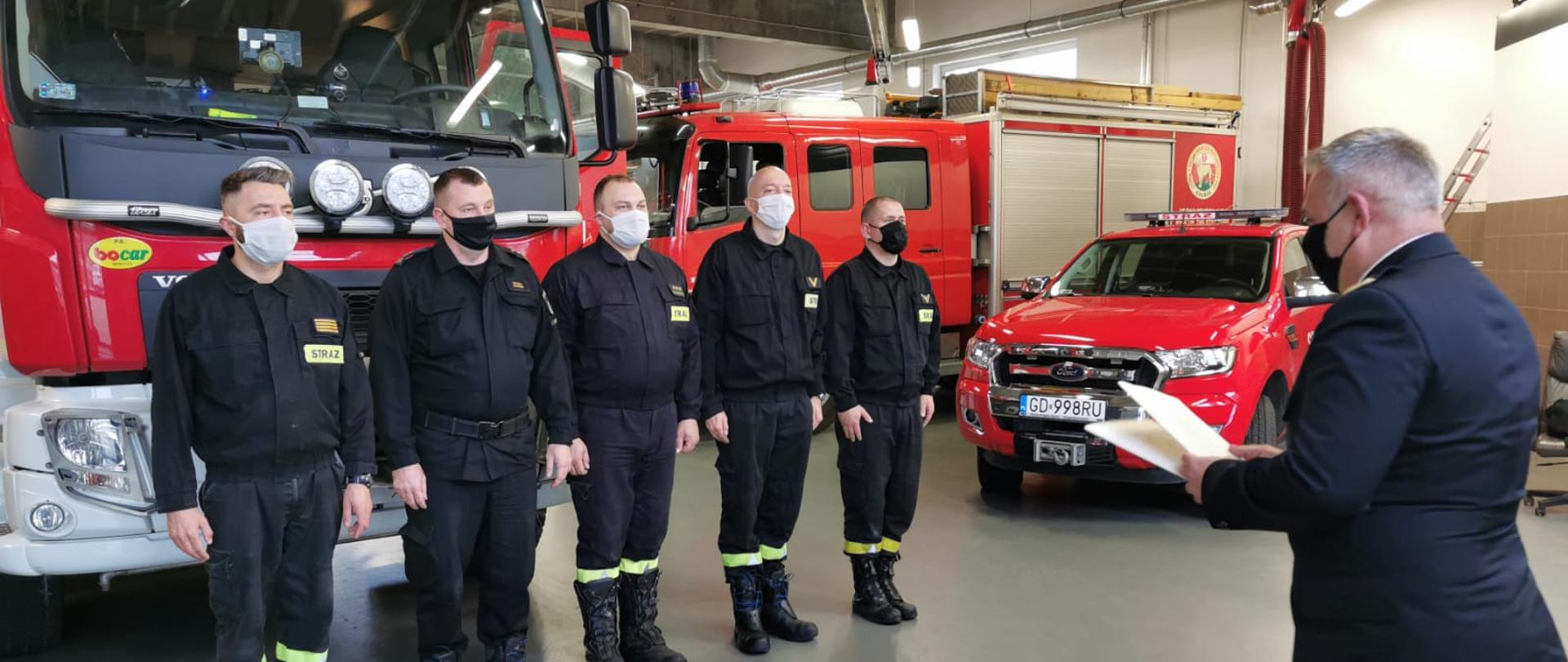 wręczenie listu gratulacyjnego