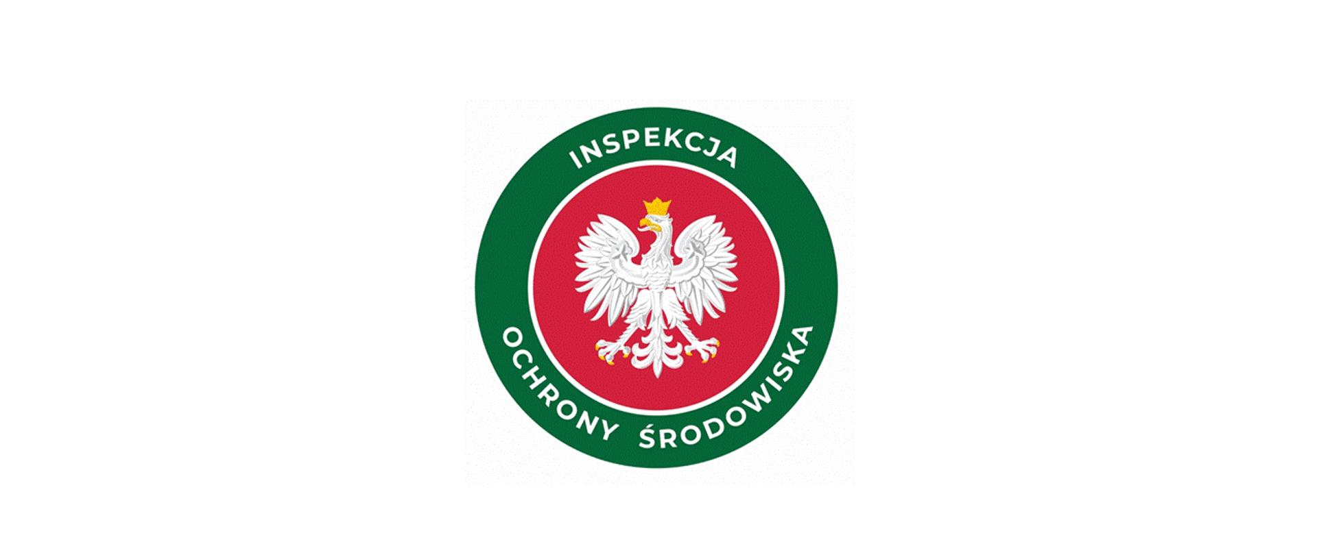 Okrągłe logo Inspekcji Ochrony Środowiska. Godło Polski, Orzeł w koronie, na czerwonym tle umieszczone wewnątrz zielonego okręgu z napisem Inspekcja Ochrony Środowiska.