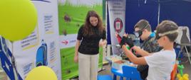 Stoisko edukacyjne organizowane przez Państwową Inspekcję Sanitarną w ramach mobilnych stref zdrowia 