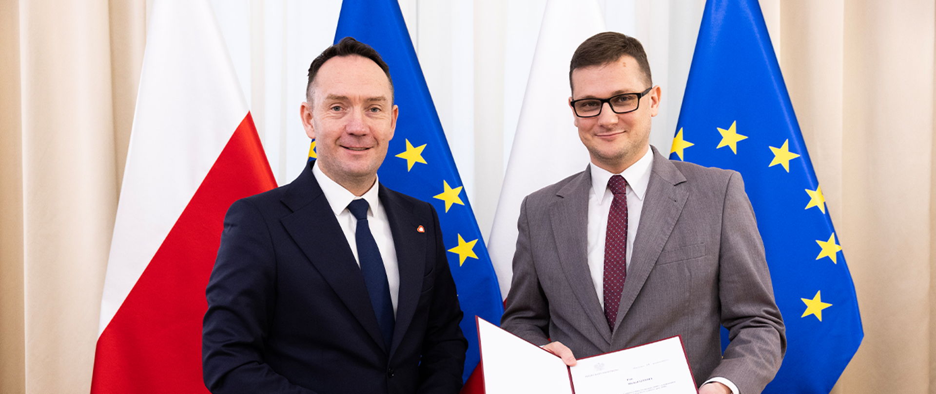 Wiceminister Tomasz Szymański wręczył powołanie na urząd wojewody kujawsko-pomorskiego Michałowi Sztyblowi.