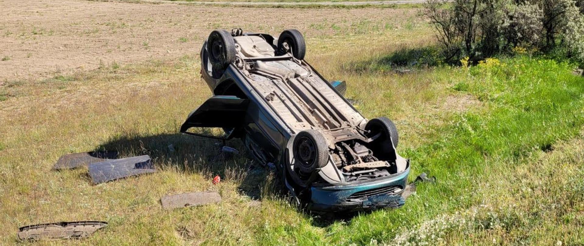 Samochód osobowy po wypadku