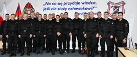 Zdjęcie grupowe na zakończenie odprawy.