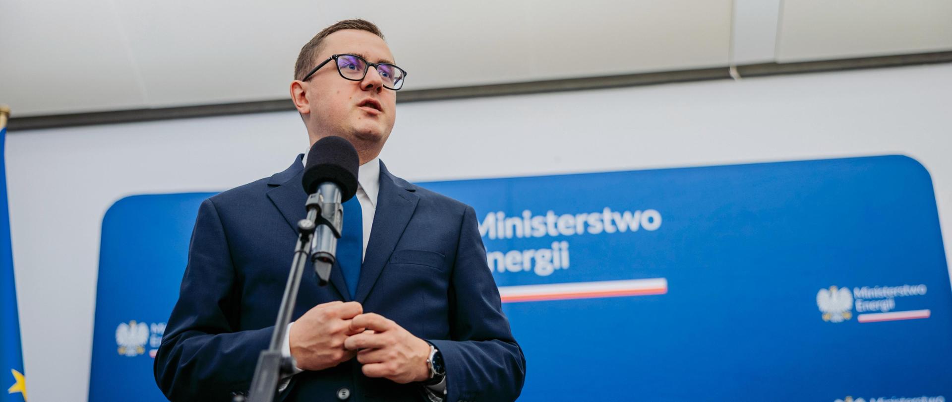 Minister Energii Miłosz Motyka