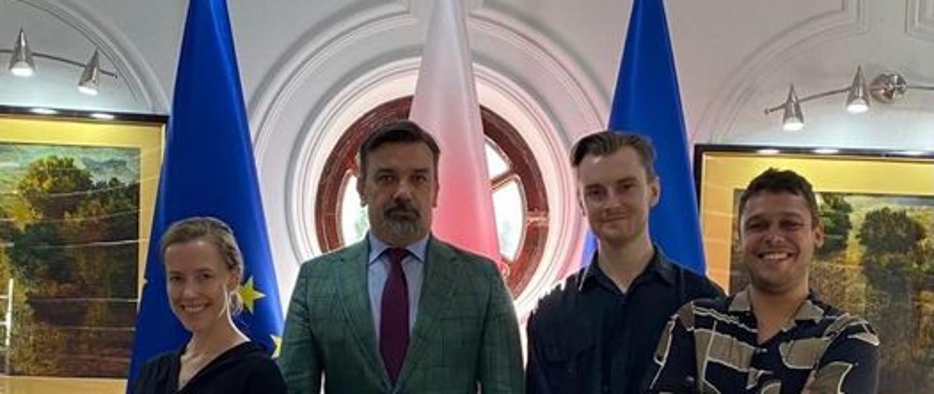 Twórcy spektaklu "Dziewczyny z podziemia" na spotkaniu z Ambasadorem R. Grukiem