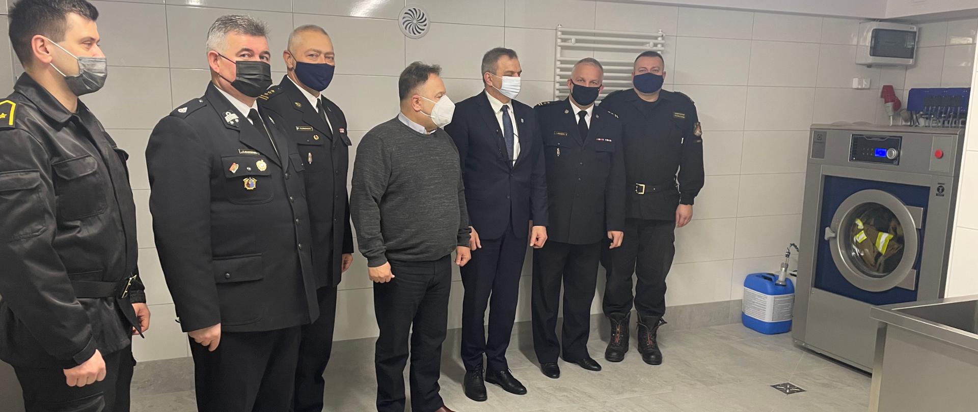 Świąteczne prezenty dla lipnowskich strażaków