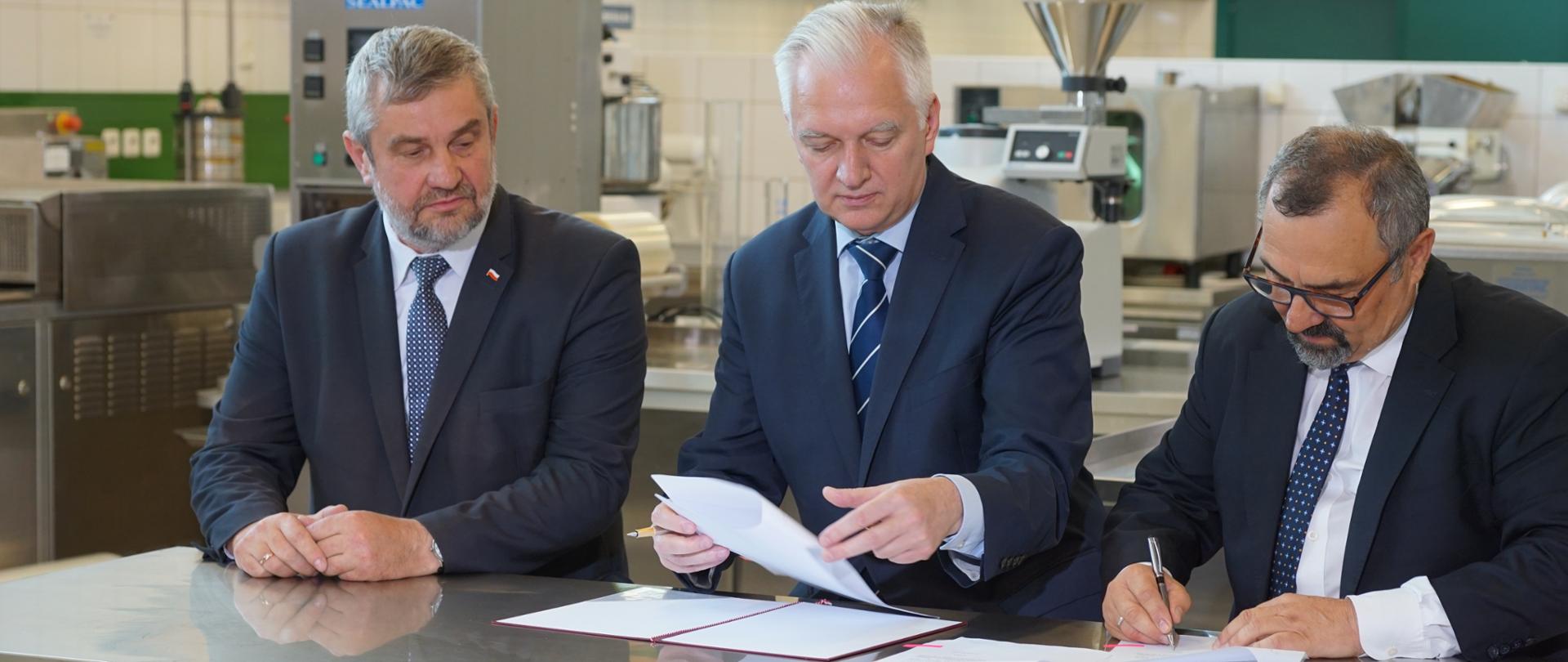 Podpisanie umowy na budowę Centrum Nauk Żywieniowych SGGW