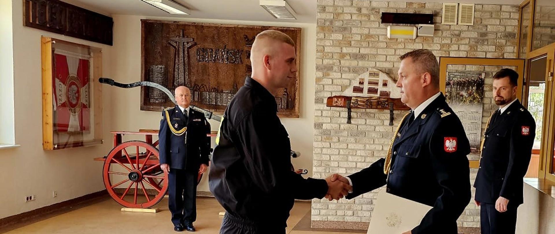 Ślubowanie strażaka w KM PSP w Gdańsku