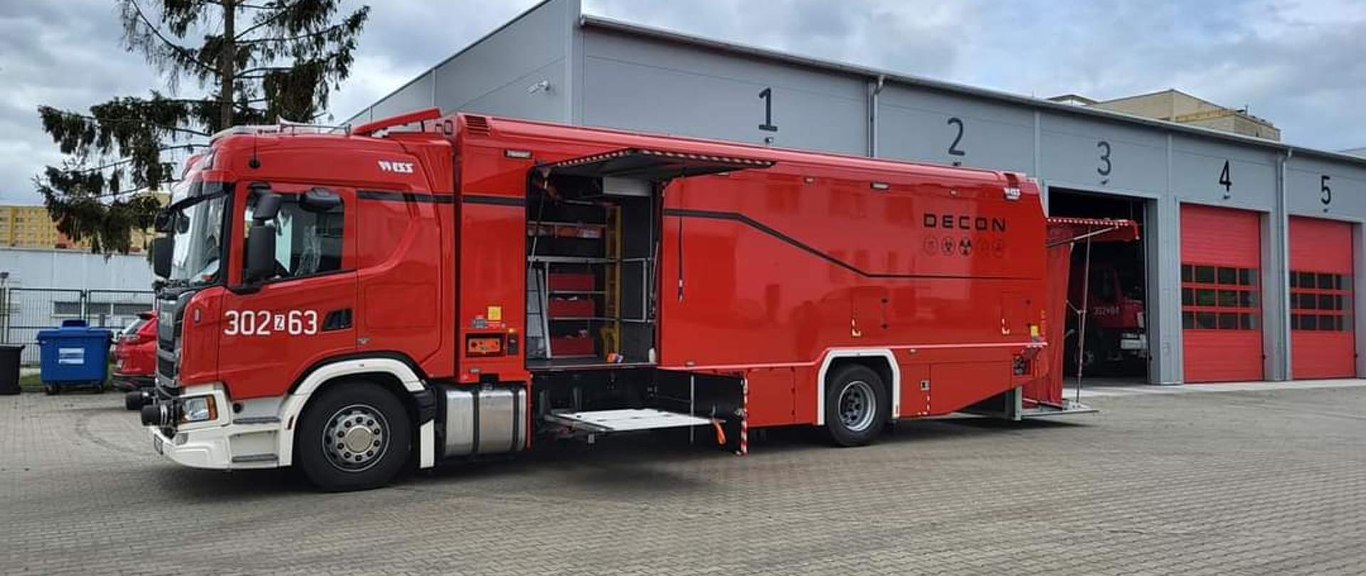 Nowy samochód dekontaminacyjny na podwoziu Scania