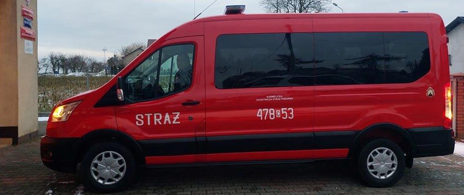 Przekazanie samochodu dla jednostki KOSP Wola - na zdjęciu widoczny samochód dla OSP