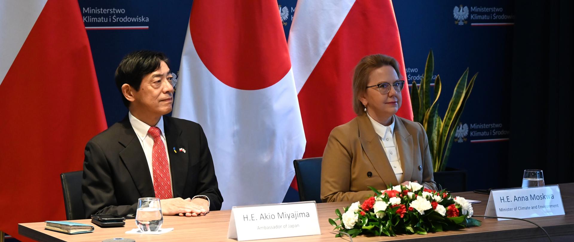 Minister Anna Moskwa podczas podpisywania porozumienia o współpracy polsko – japońskiej w zakresie HTGR 