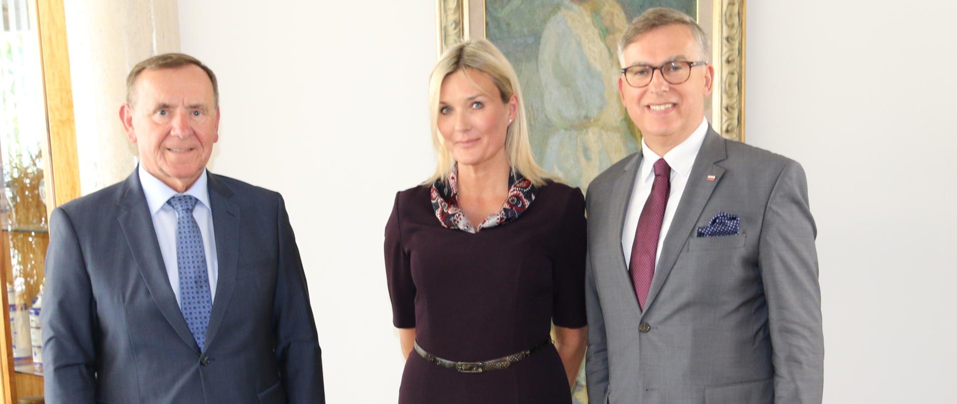 Prezes KRKA Jože Colarič, Joanna Olendzka, Ambasador Krzysztof Olendzki 
