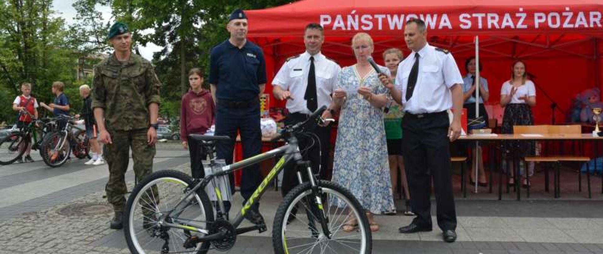 Festyny rodzinne 2023, grupowe zdjęcie z imprezy