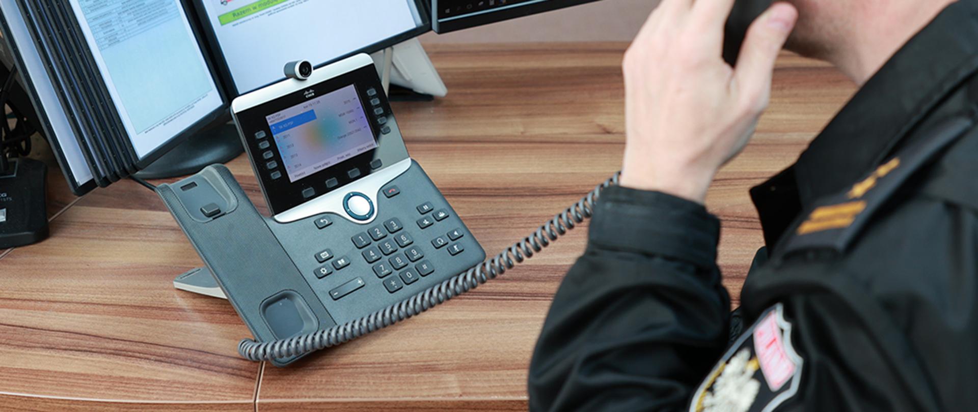 Aparat telefoniczny IP firmy Cisco na stanowisku kierowania