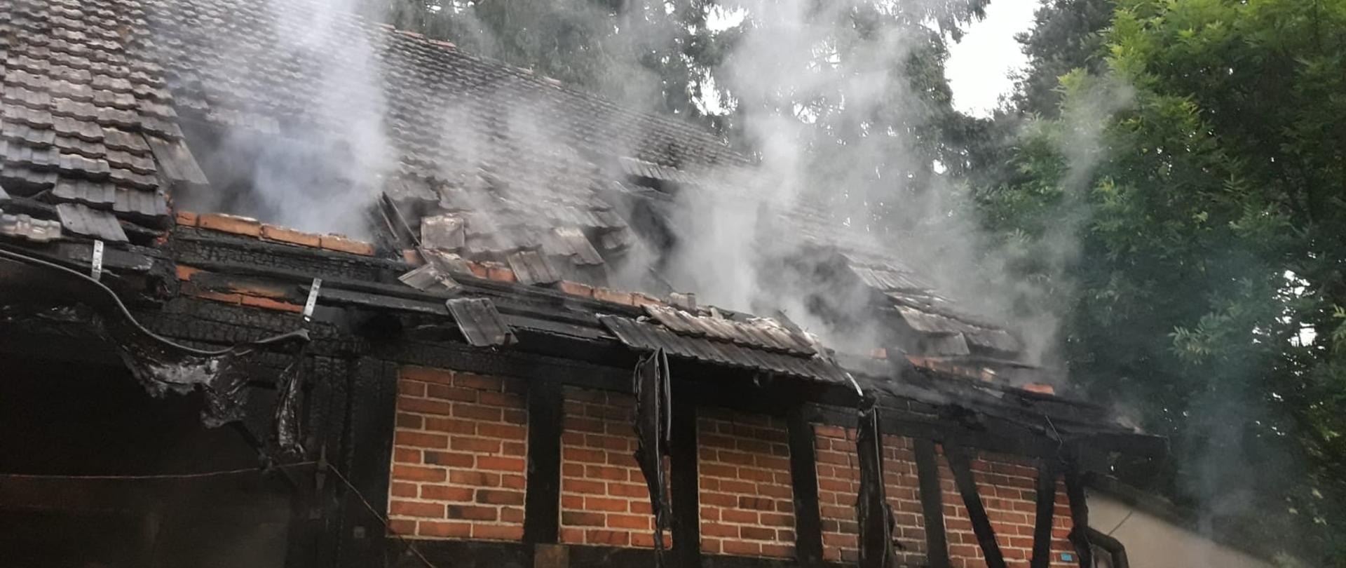 POŻAR BUDYNKU GOSPODARCZEGO