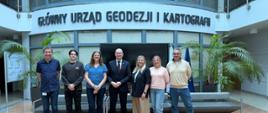 Pamiątkowe zdjęcie zwycięzców rajdu z GGK Andrzejem Żylisem