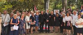 Les participants posent pour une photo de groupe.