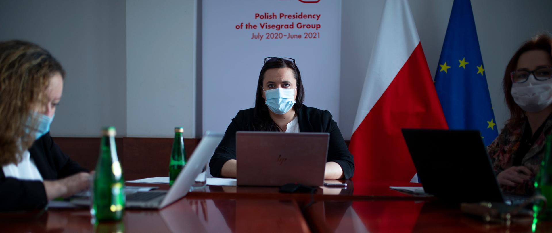 wiceminister Małgorzata Jarosińska-Jedynak uczestniczy w spotkaniu zdalnie