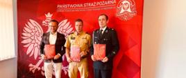 Trójstronne porozumienie podpisane przez Komendanta Powiatowego PSP w Międzyrzeczu bryg. Marek Koperwasa, Wójta Gminy Pszczew Pana Krystiana Grabowskiego oraz Prezesa OSP Silna Dariusza Kuskę