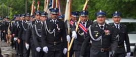 Na zdjęciu defilada pododdziałów z okazji 100-lecia Ochotniczej Straży Pożarnej w Rydzynach.