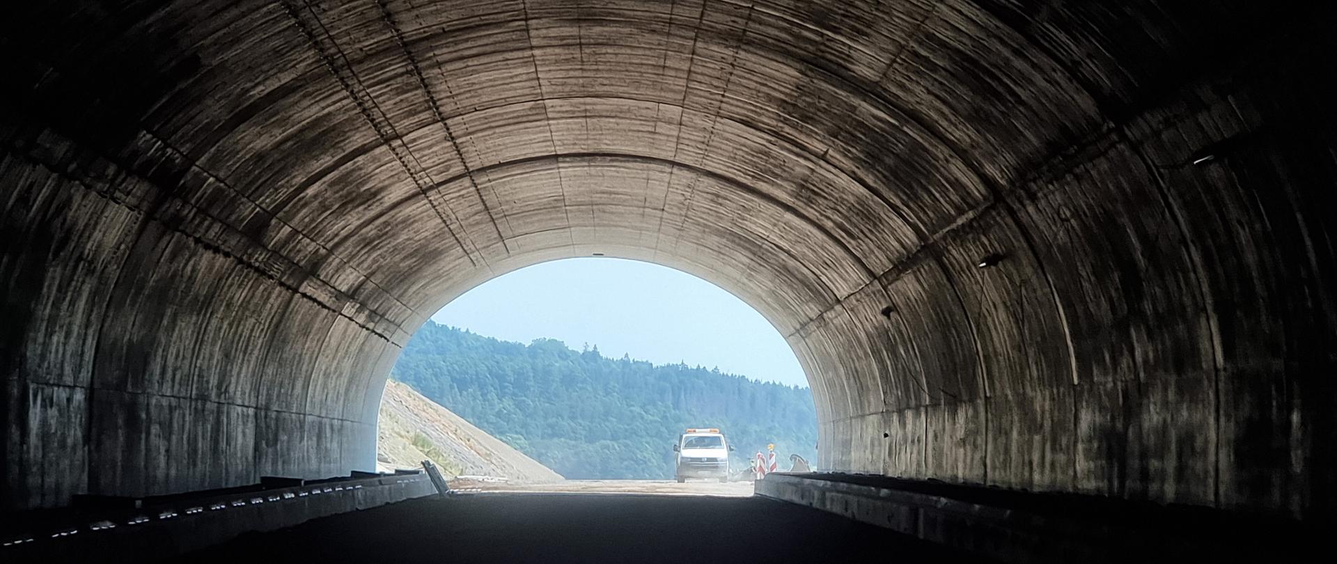 S3 zad. III odc. Bolków - Kamienna Góra. wyjazd z tunelu TS-32 fot. GDDKiA