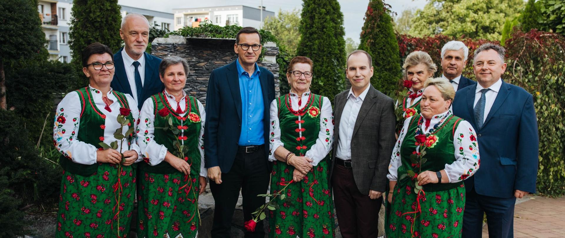 Premier Morawiecki w Zambrowie: Wiemy, co to solidarność międzypokoleniowa, fot. KPRM