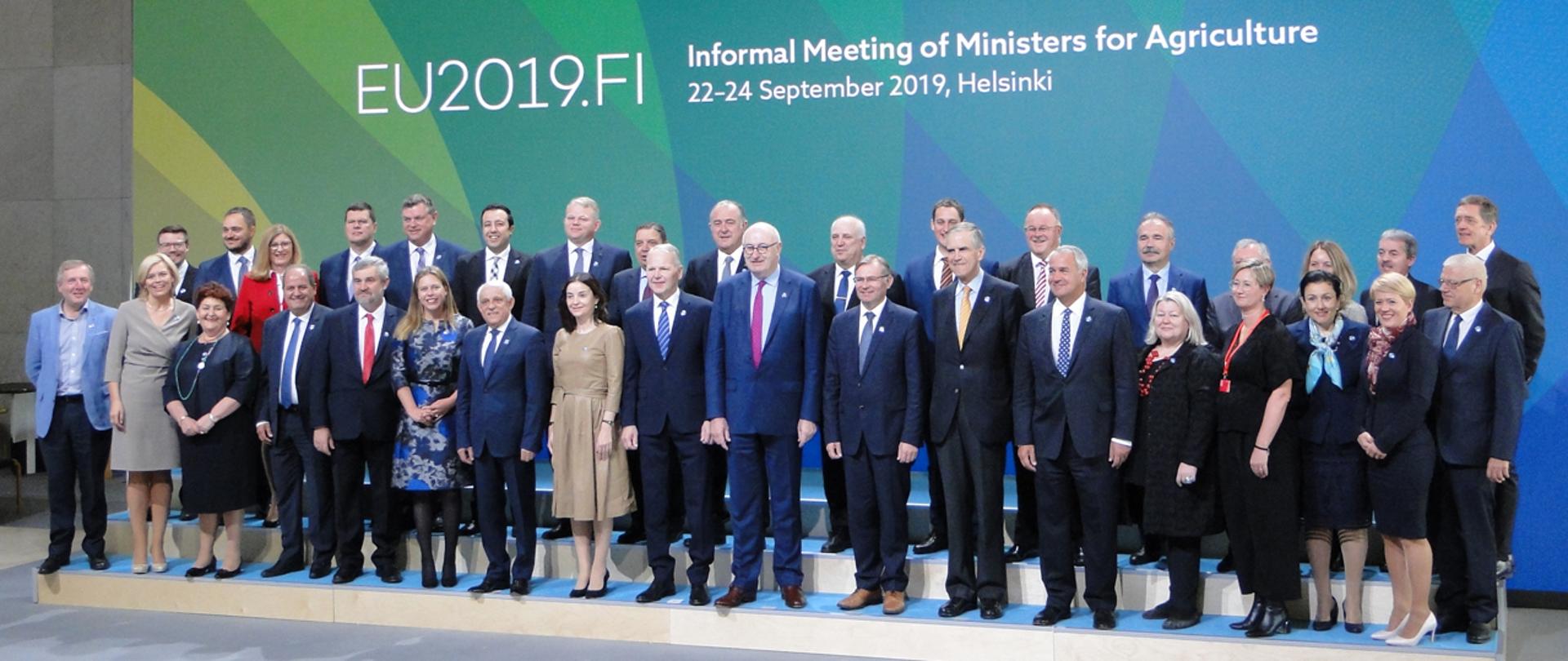 Wspólne zdjęcie ministrów UE ds. rolnictwa