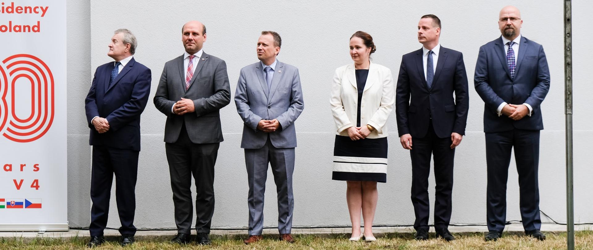 Warsaw Visegrad mural marks the end of Poland’s presidency of the V4