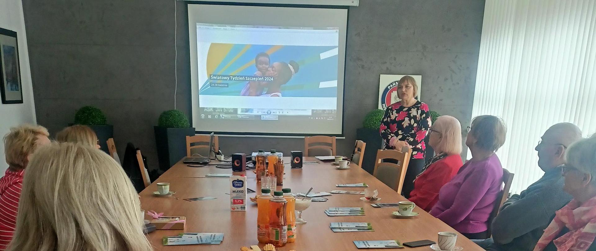 spotkanie edukacyjne w Wędrzynie z uczestnikami klubu seniora