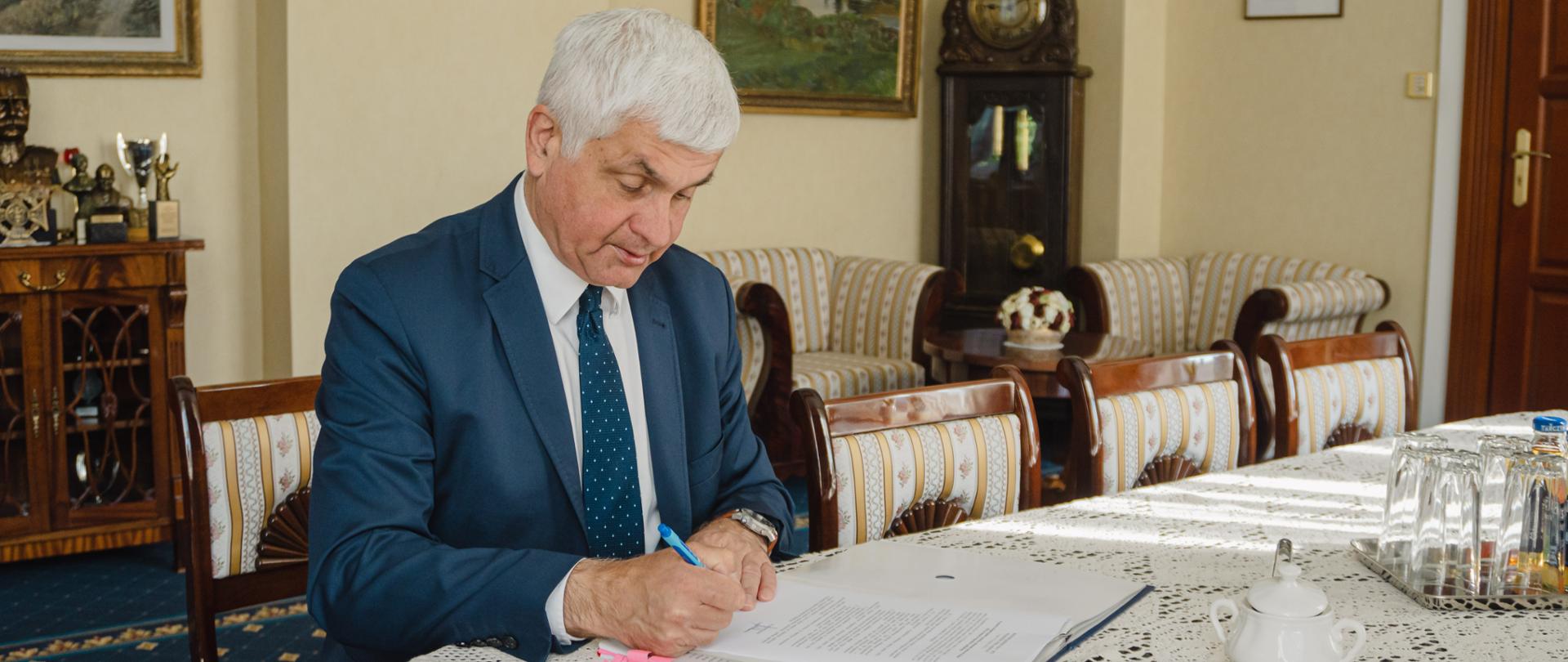 Rozporządzenie wojewody podlaskiego ws. szczepień ptaków przeciwko rzekomemu pomorowi drobiu (ND) na obszarze województwa podlaskiego