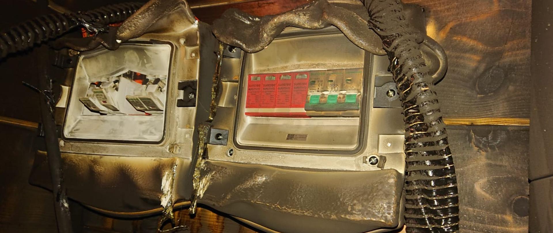 08-06-2021 Pożar budynku mieszkalnego wyposażonego w instalację fotowoltaiczną