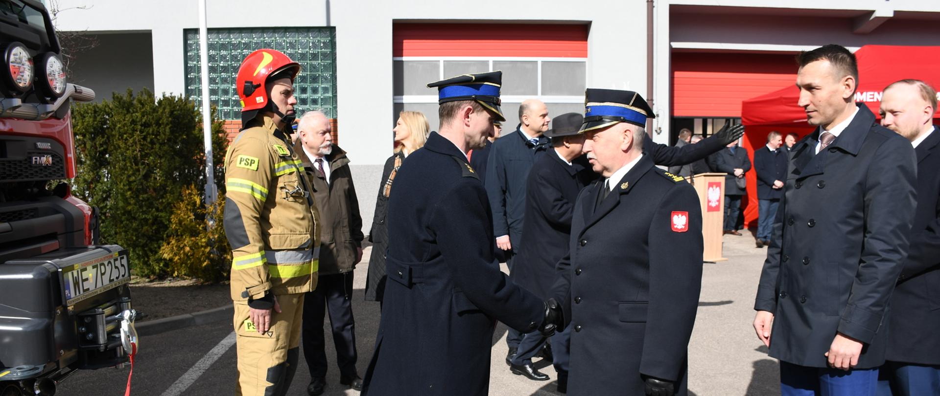 Przekazanie sprzętu przez KW PSP w Białobrzegach 