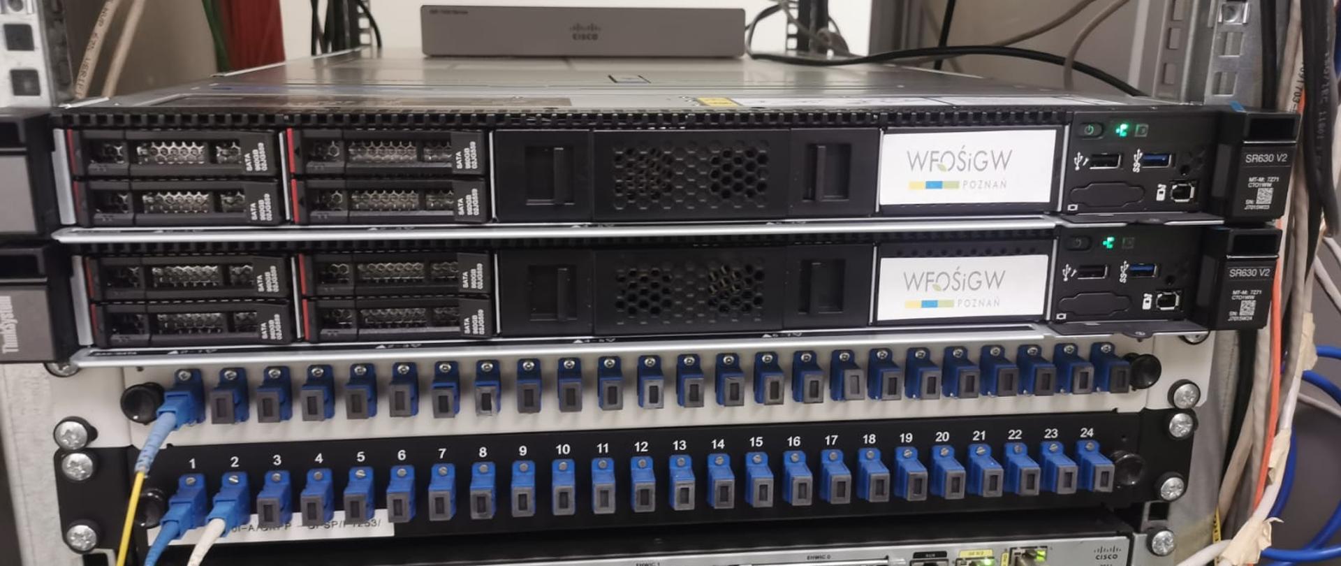 Widok urządzenia serwerowego