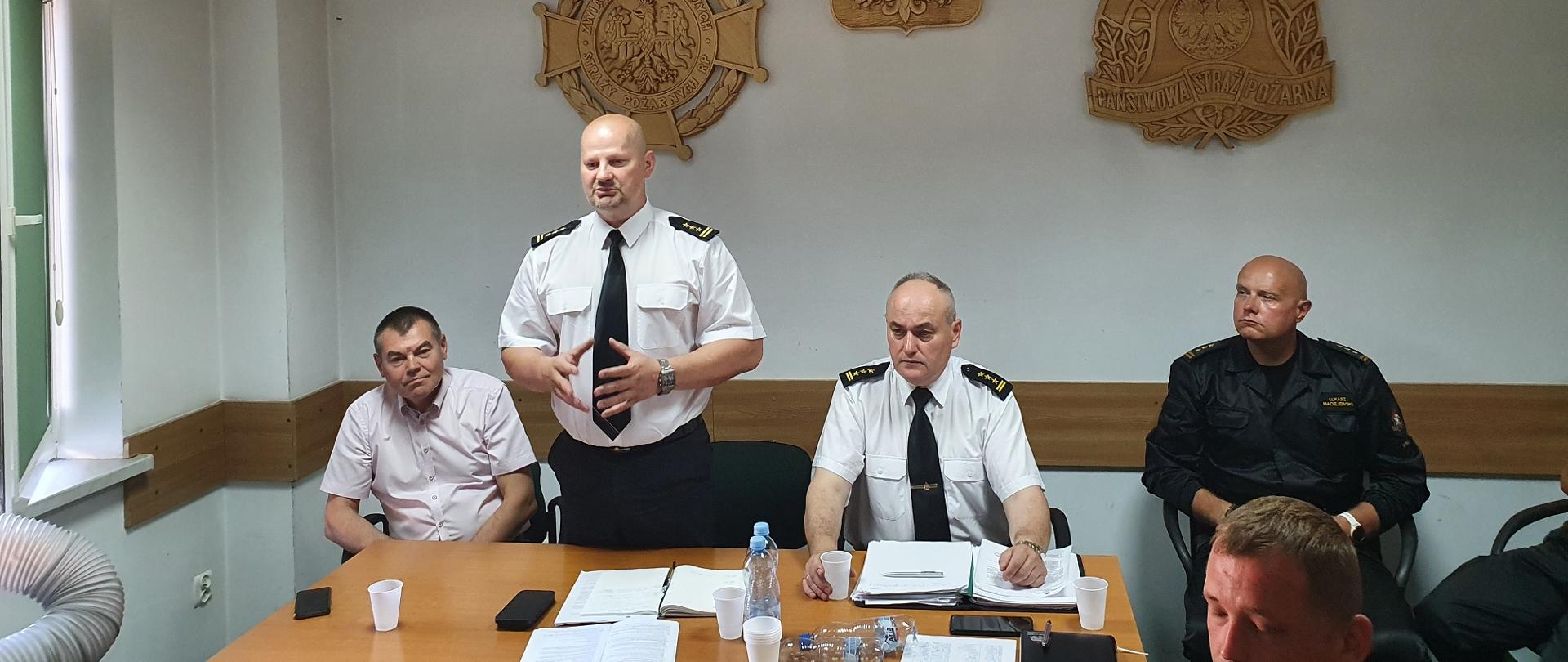 Spotkanie szkoleniowe dla naczelników OSP wystąpienie Z-cy Komendanta Wojewódzkiego PSP w Warszawie st.bryg. Tomasza Cybula