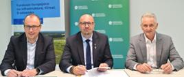 Robert Gajda, Zastępca Prezesa Zarządu NFOŚiGW podczas podpisywania umowy.