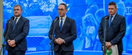 minister infrastruktury Dariusz Klimczak, wiceminister infrastruktury Stanisław Bukowiec oraz Główny Inspektor Transportu Drogowego Robert Koźlak