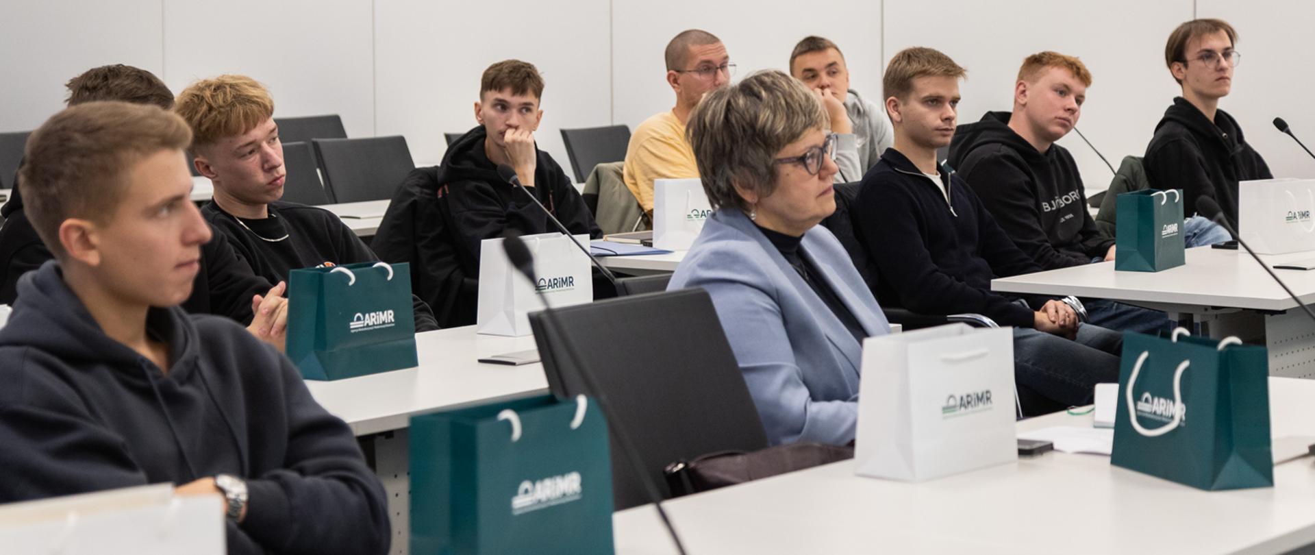 Studenci_SGGW_gościli_w_Centrali_ARiMR