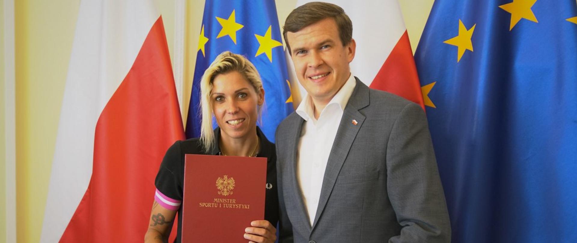 Zofia Klepacka ze złotym medalem Mistrzostw Europy w windsurfingowej