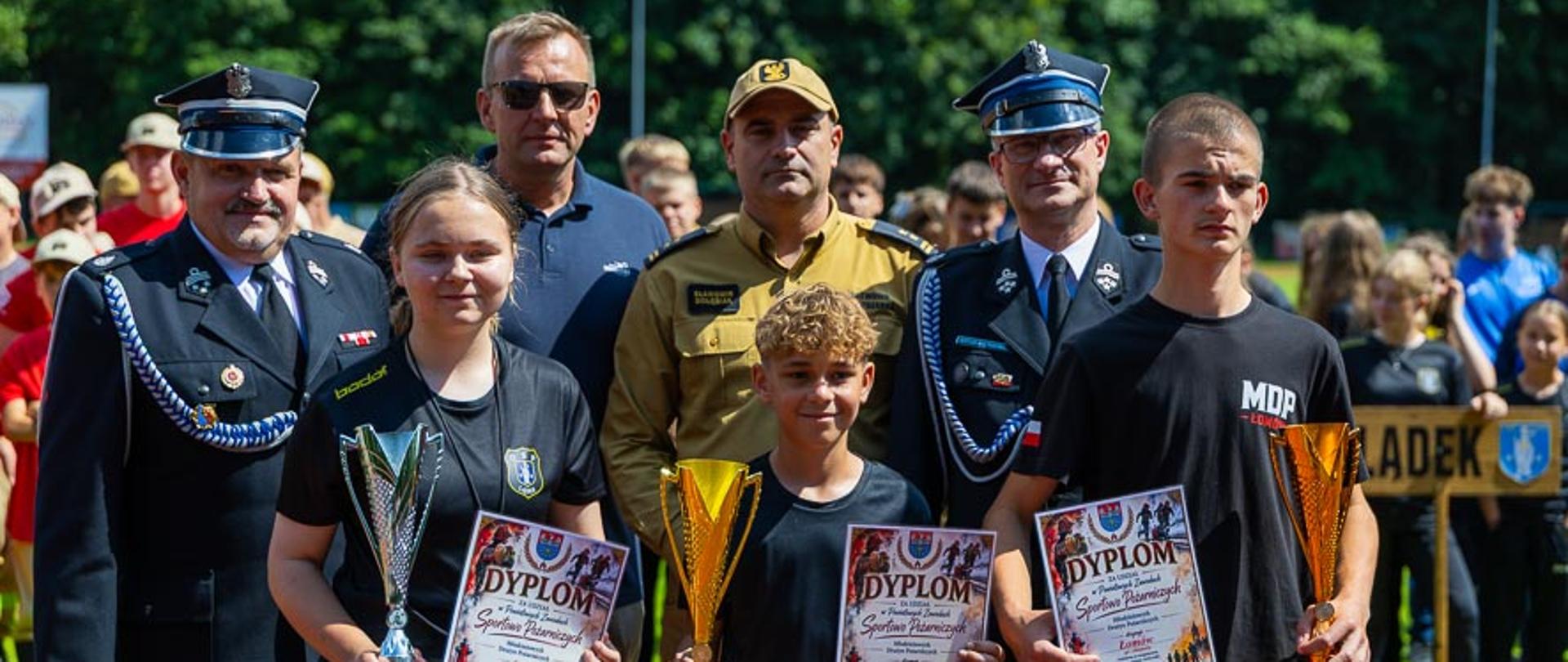 zdjęcie zwycięzców zawodów 
