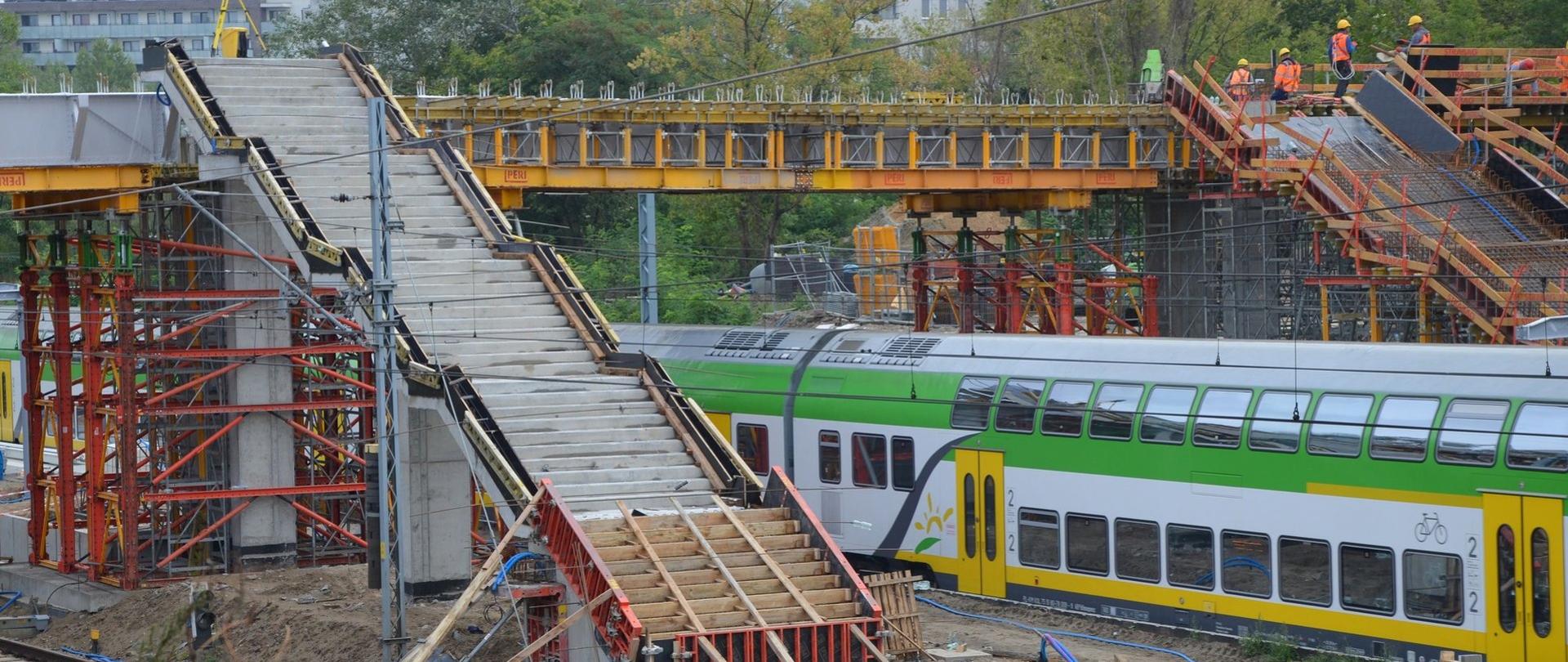 Na przystanku kolejowym Warszawa Powązki trwają prace budowlane.
