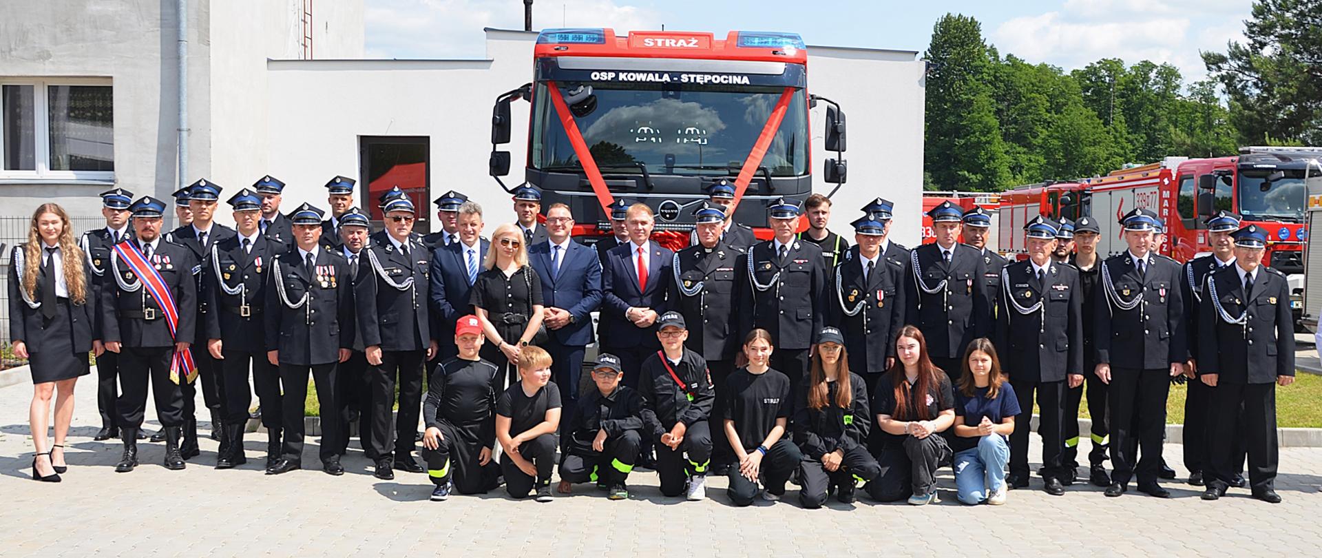 Nowy wóz ratowniczo-gaśniczy dla OSP w Kowali-Stępocinie