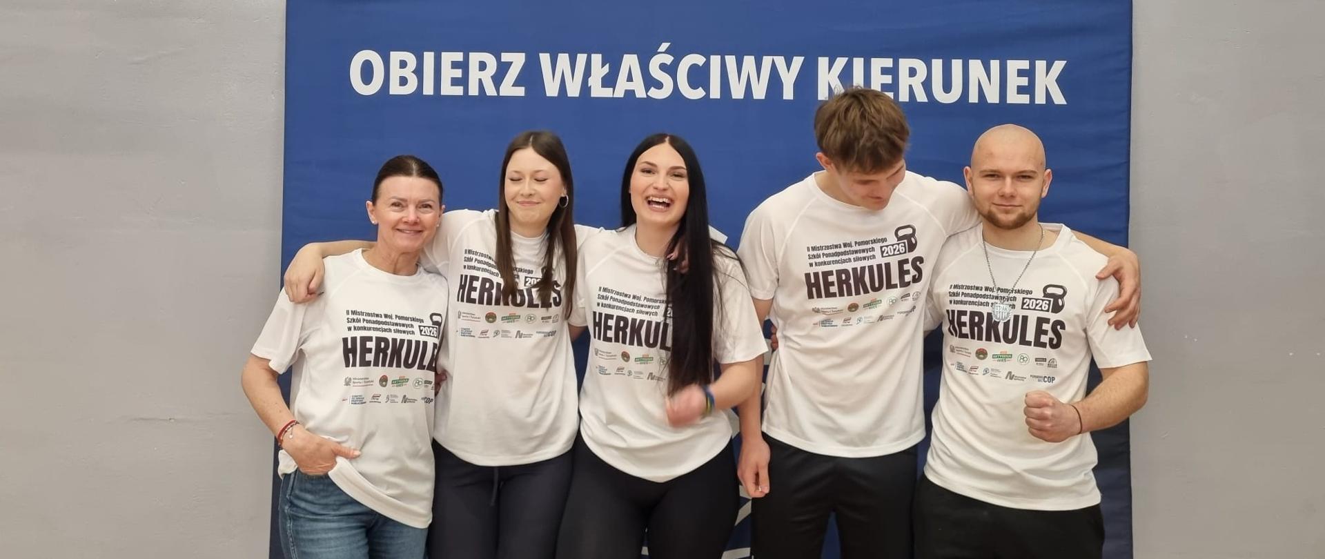 zdjecie_reprezentacji_szkoły_w_zawodach_z_opiekunem_