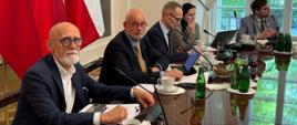 Na zdj. m.in. wiceminister zdrowia Tomasz Maciejewski i prof. Piotr Czauderna.