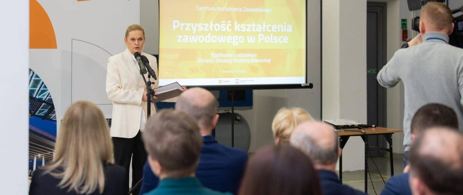 Uczestnicy spotkania na temat przyszłości szkolenia zawodowego