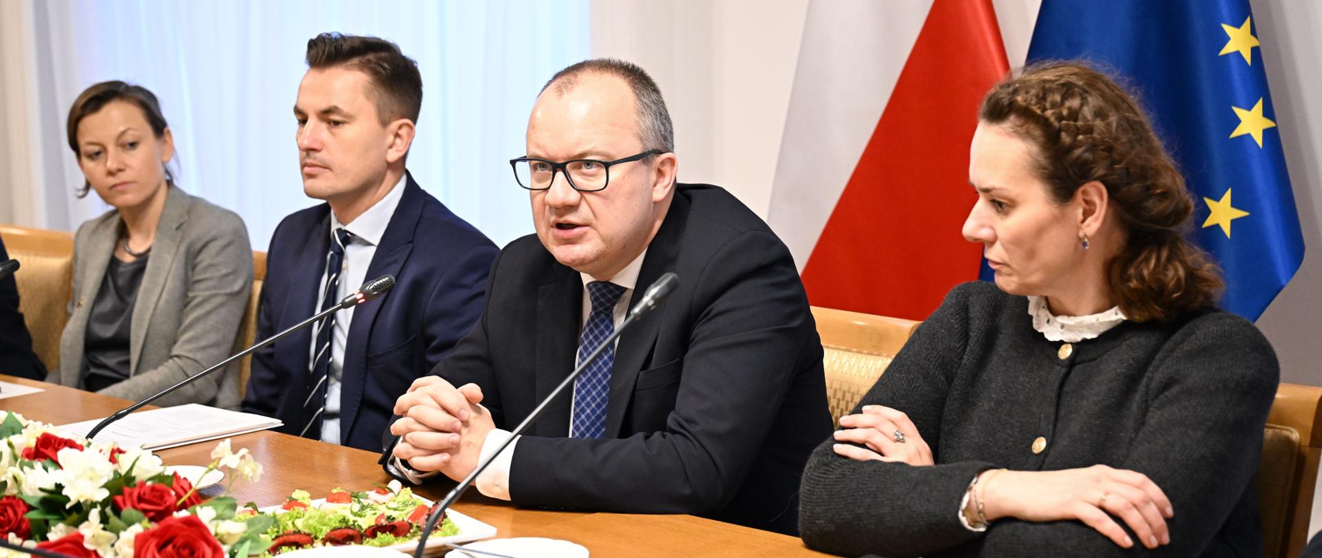 Spotkanie kierownictwa Ministerstwa Sprawiedliwości z przedstawicielami organizacji pozarządowych