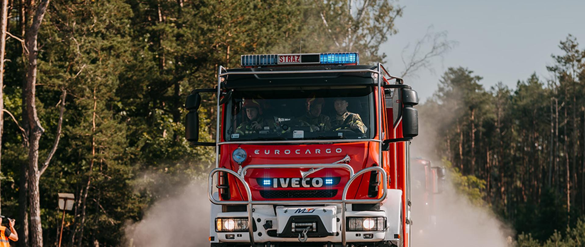 Dojazd do zdarzenia samochodu pożarniczego