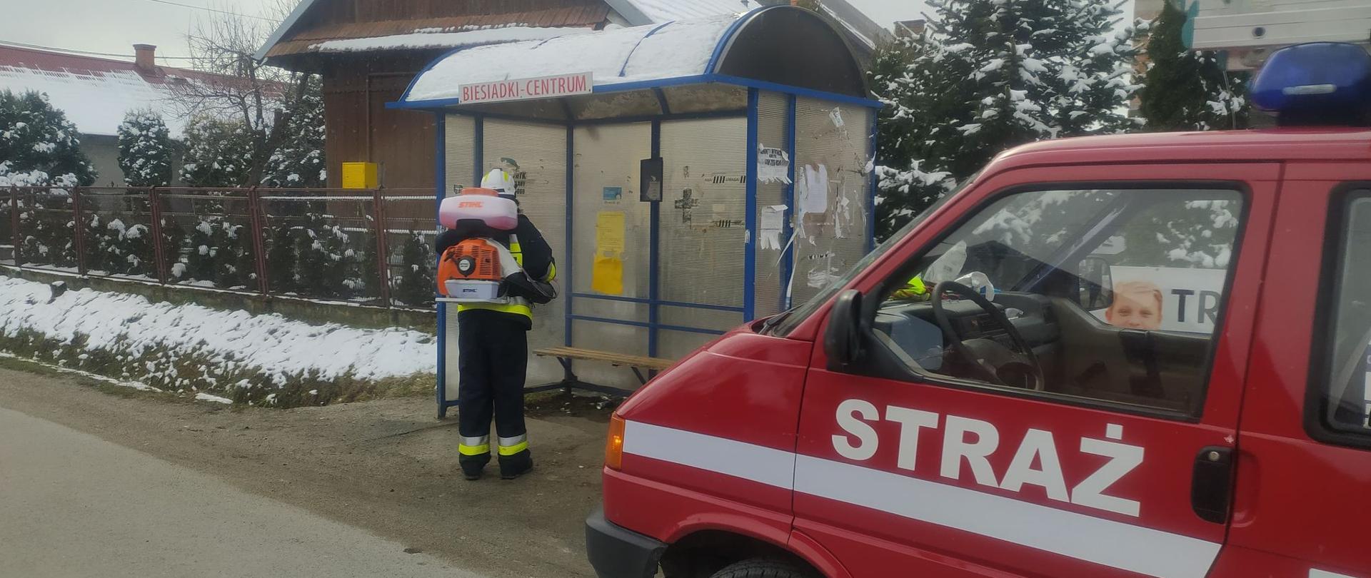 Dezynfekcja miejsc przestrzeni publicznej na terenie powiatu brzeskiego