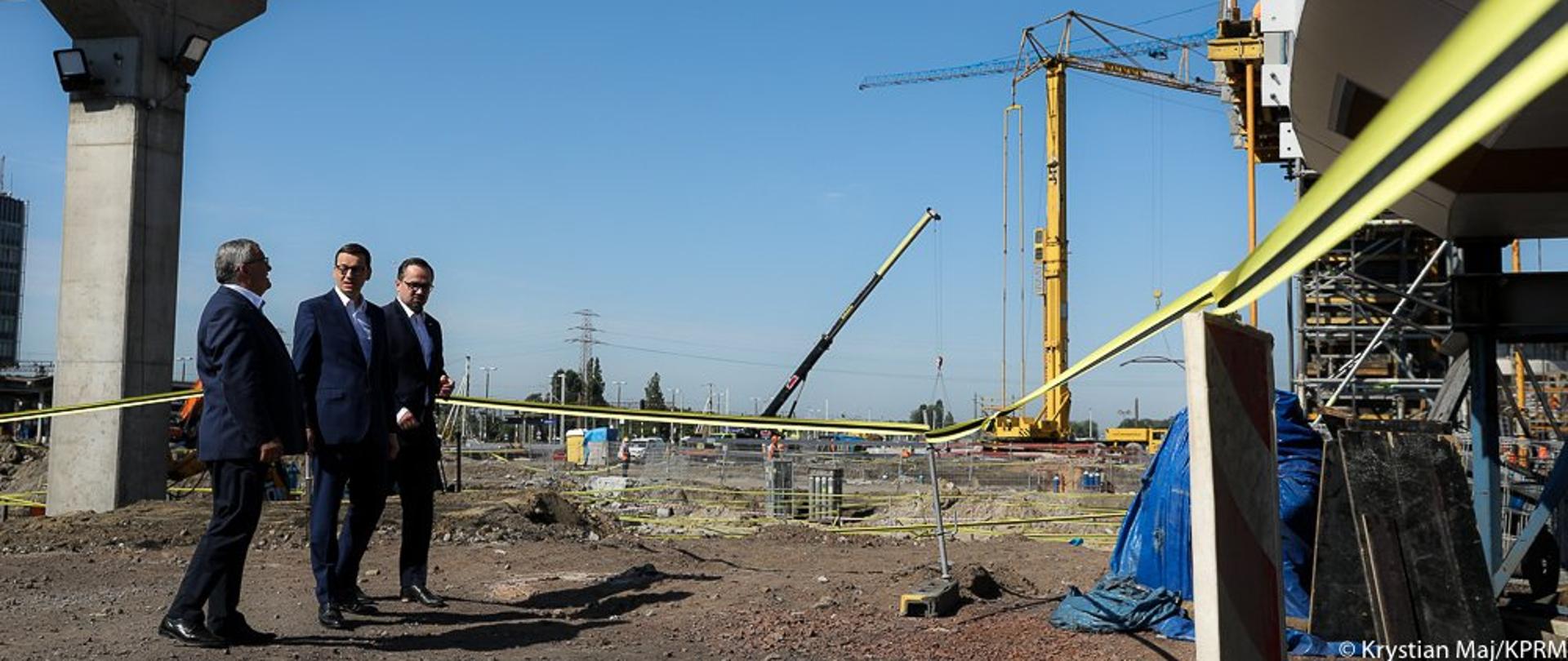 Premier Mateusz Morawiecki i minister Andrzej Adamczyk o dużych inwestycjach na kolei 
