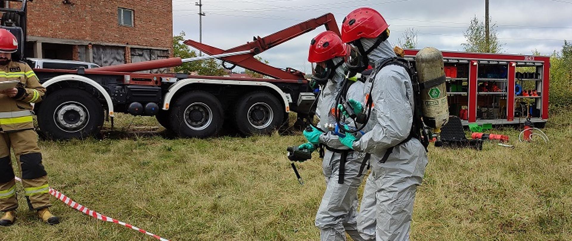 Specjalistyczna Grupa Ratownictwa Chemiczno - Ekologicznego podczas ćwiczeń