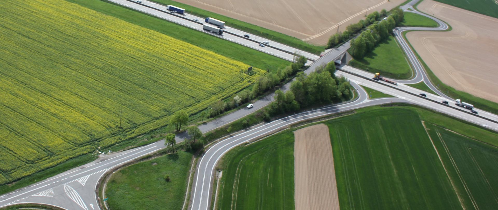 Na zdjęciu widać autostradę A4 na odcinku pomiedzy Legnicą a Wrocławkiem
