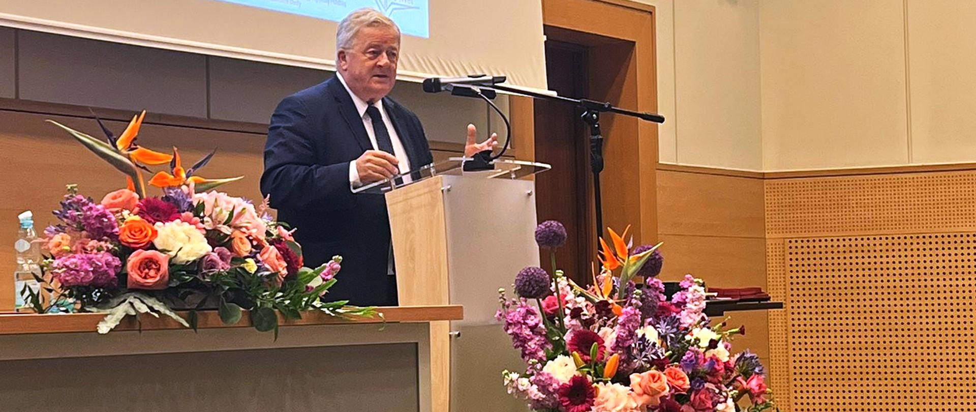 Minister Czesław Siekierski podczas wystapienia (fot. MRiRW)